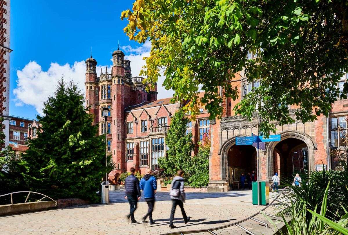 英国薪资 毕业薪资 伦敦薪资 大学薪资榜单 大学薪资排名 英商首都集团 One Move Group