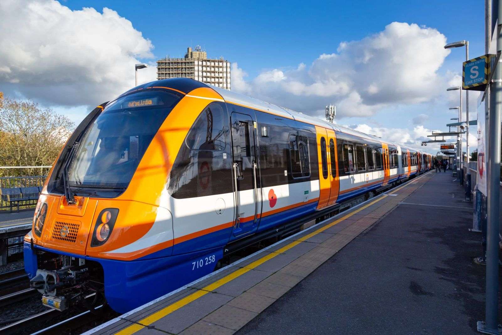 英国2月新闻 Overground改名 英商首都集团 One Move Group