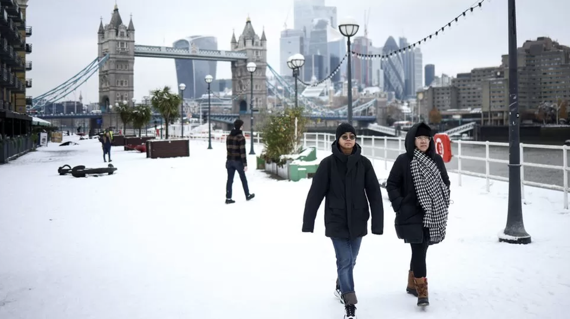伦敦买房 英国买房 伦敦下雪 伦敦雪景 伦敦冬季活动